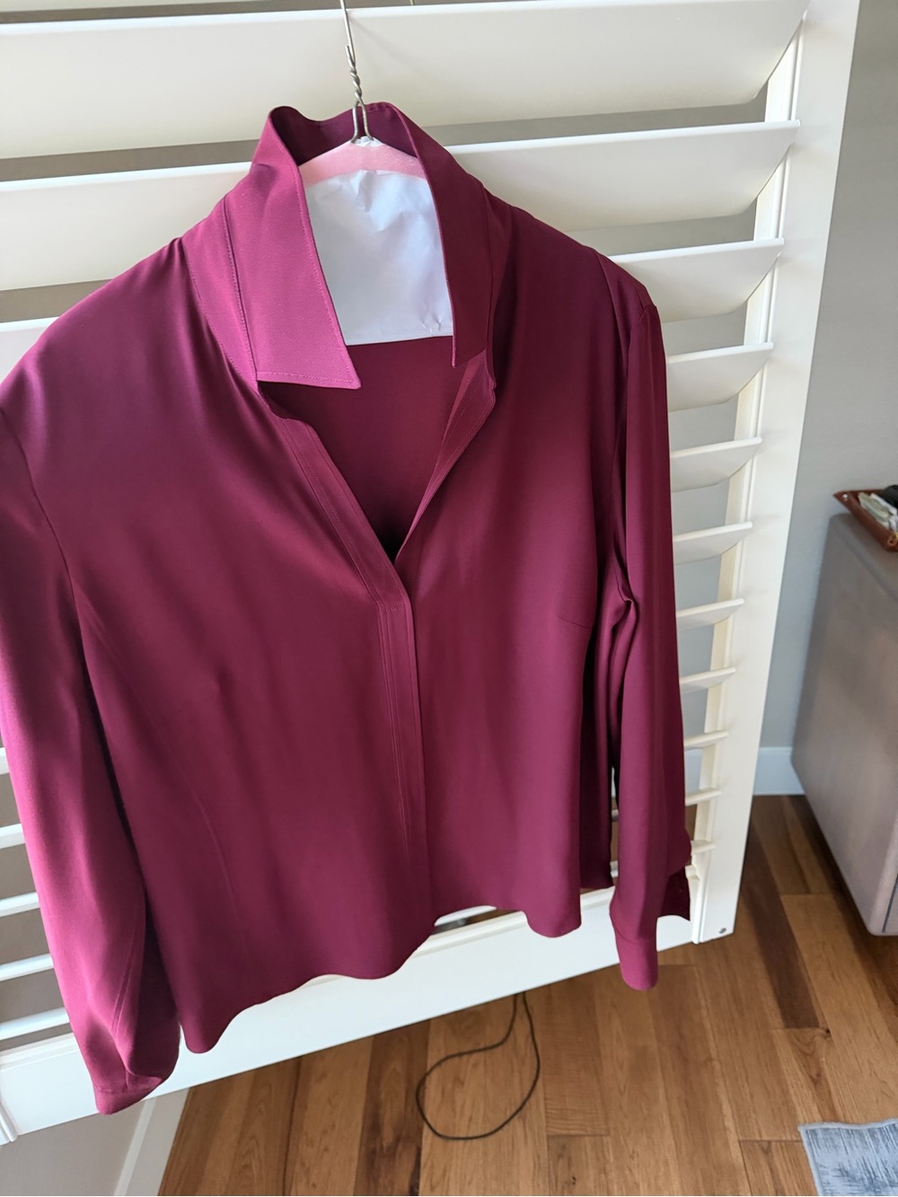Lafayette 148 New York Long Sleeve V-Neck Blouse in Berry
